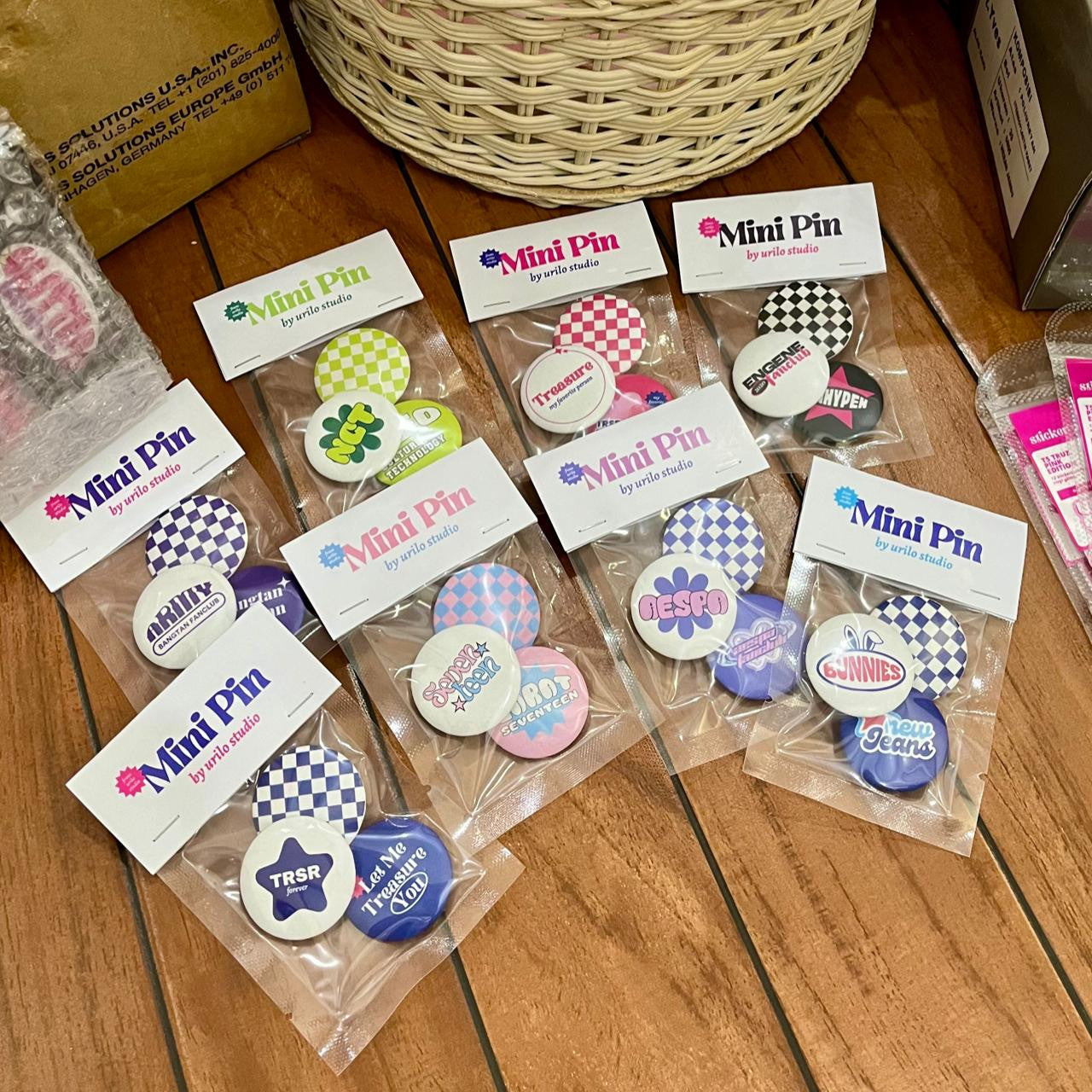 Kpop Mini Pin