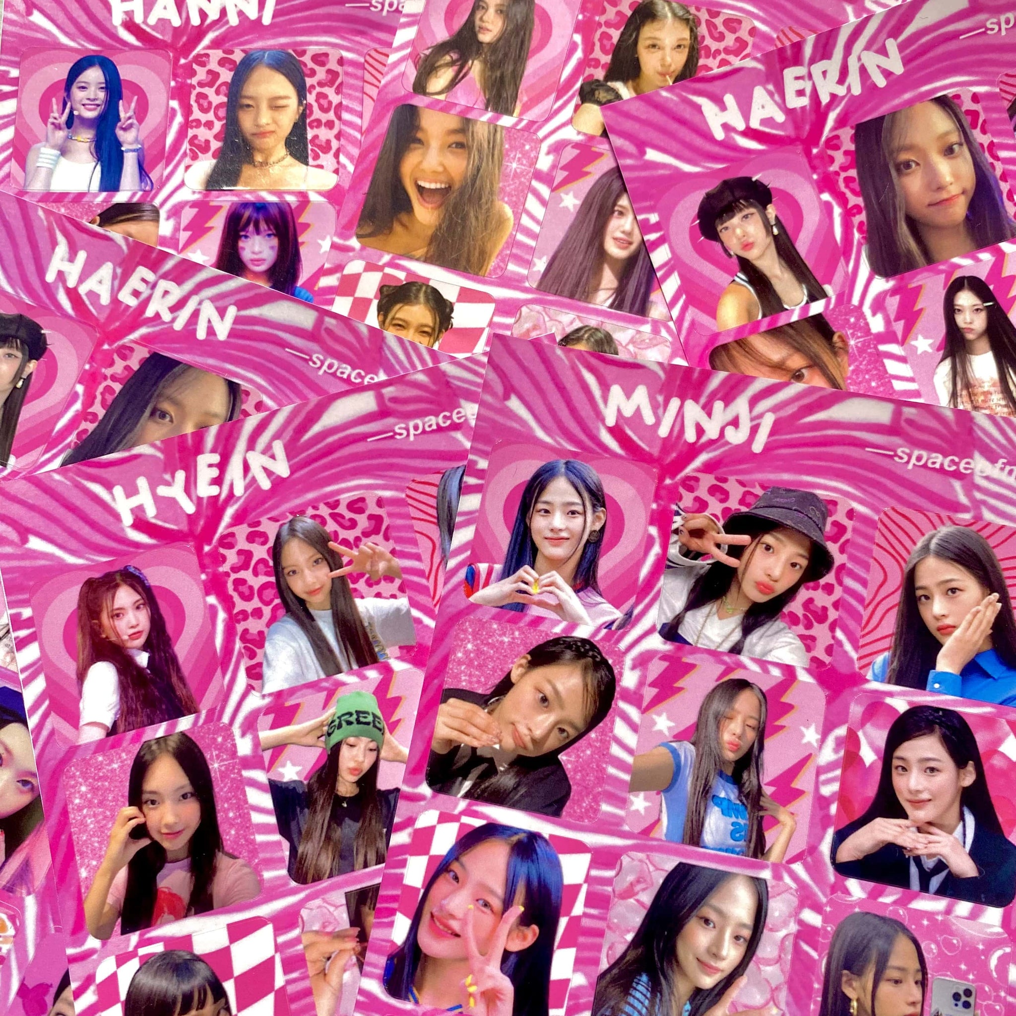 Sticker NewJeans Pink Core Edition