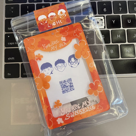 Wave to Earth Card Holder - Light